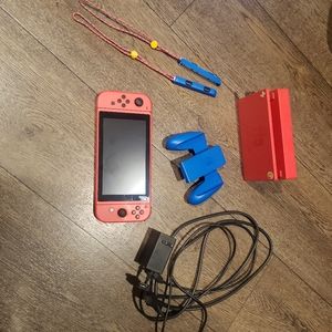 Nintendo Switch (RED)